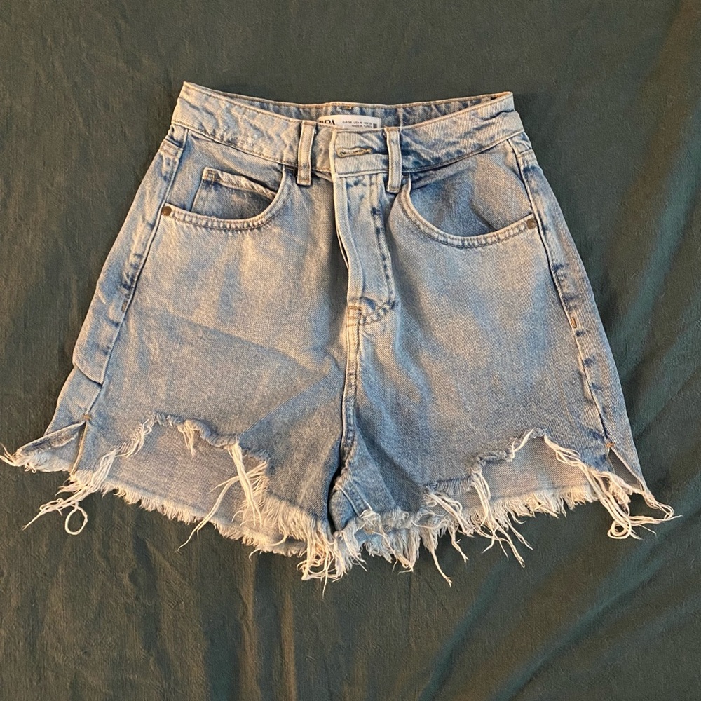 Zara light wash jean shorts, US size 4